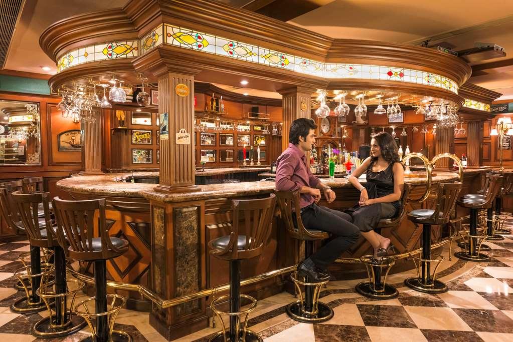 Kenilworth Hotel, Калькутта Ресторан фото