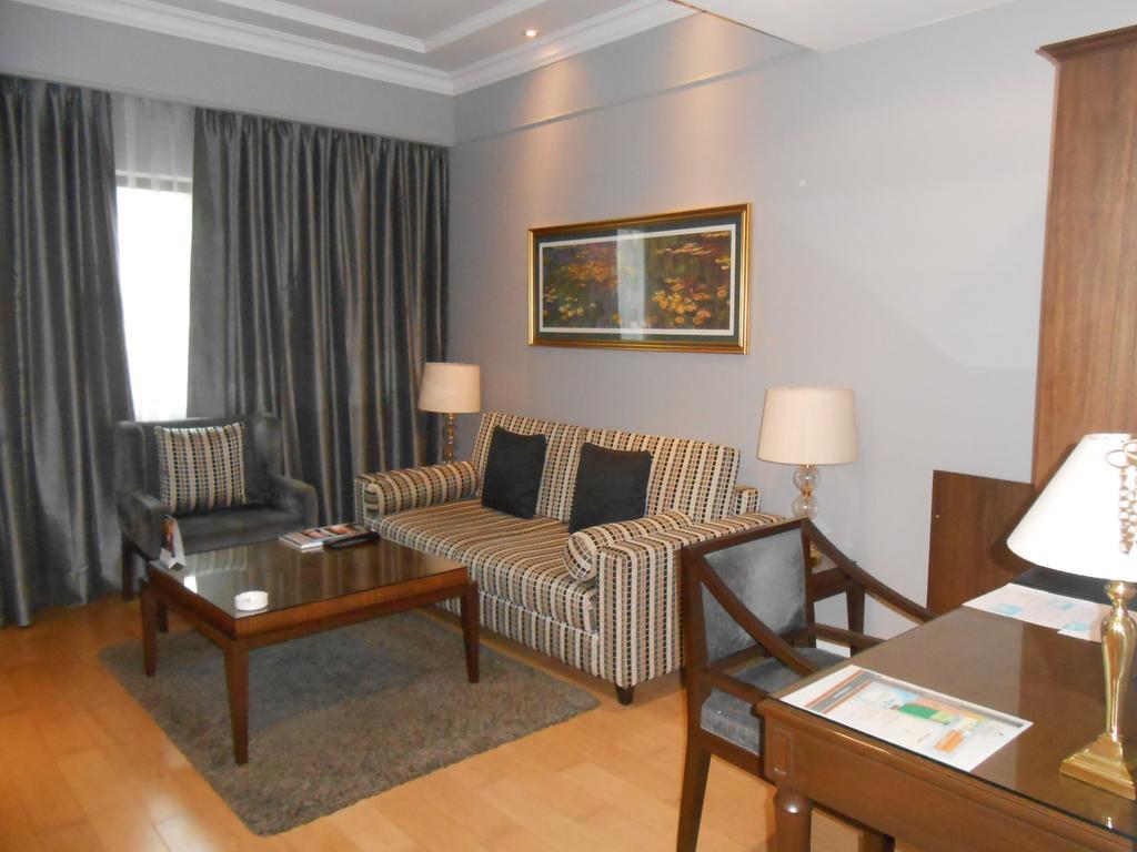 Kenilworth Hotel, Калькутта Экстерьер фото