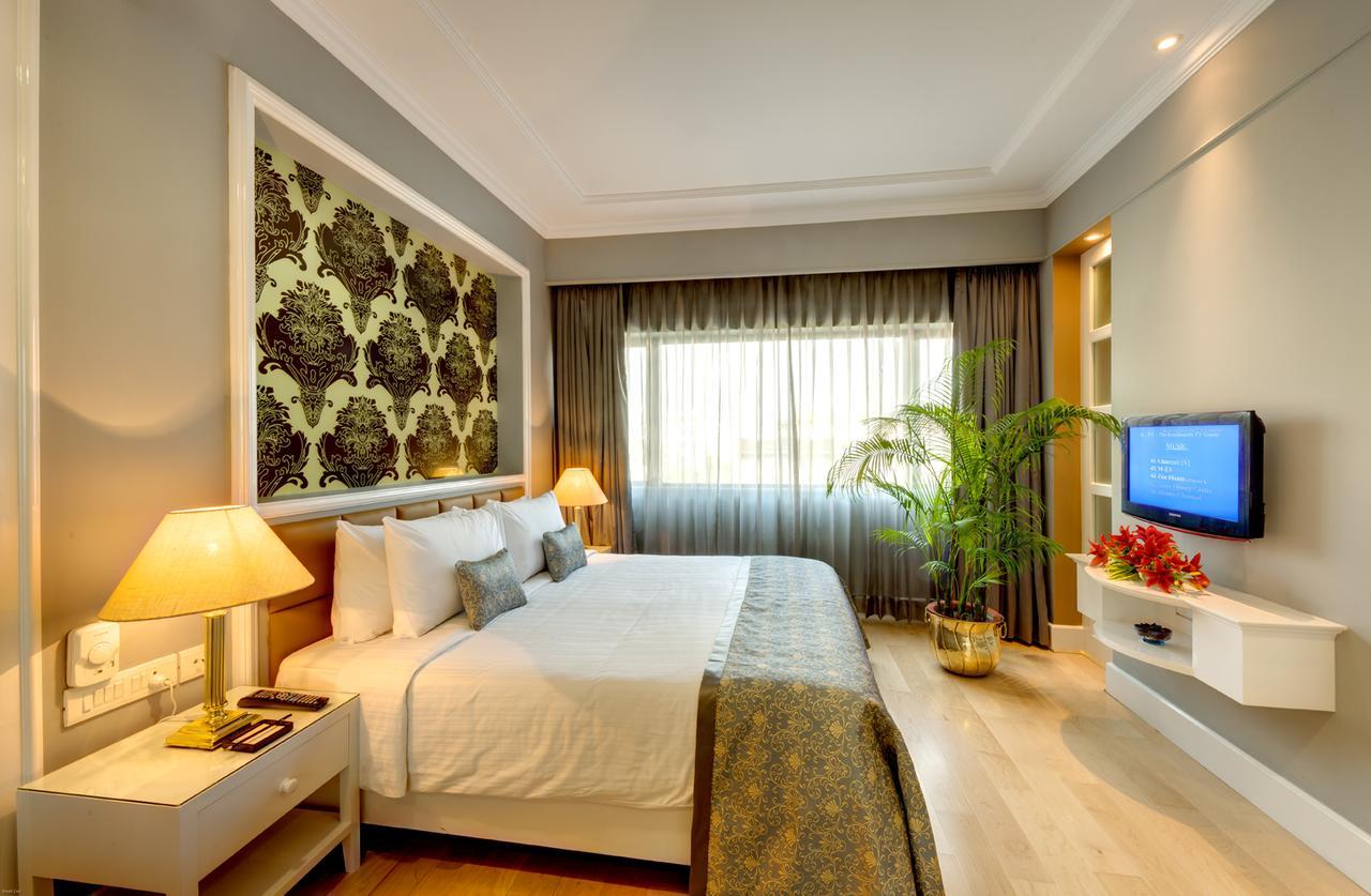 Kenilworth Hotel, Калькутта Экстерьер фото