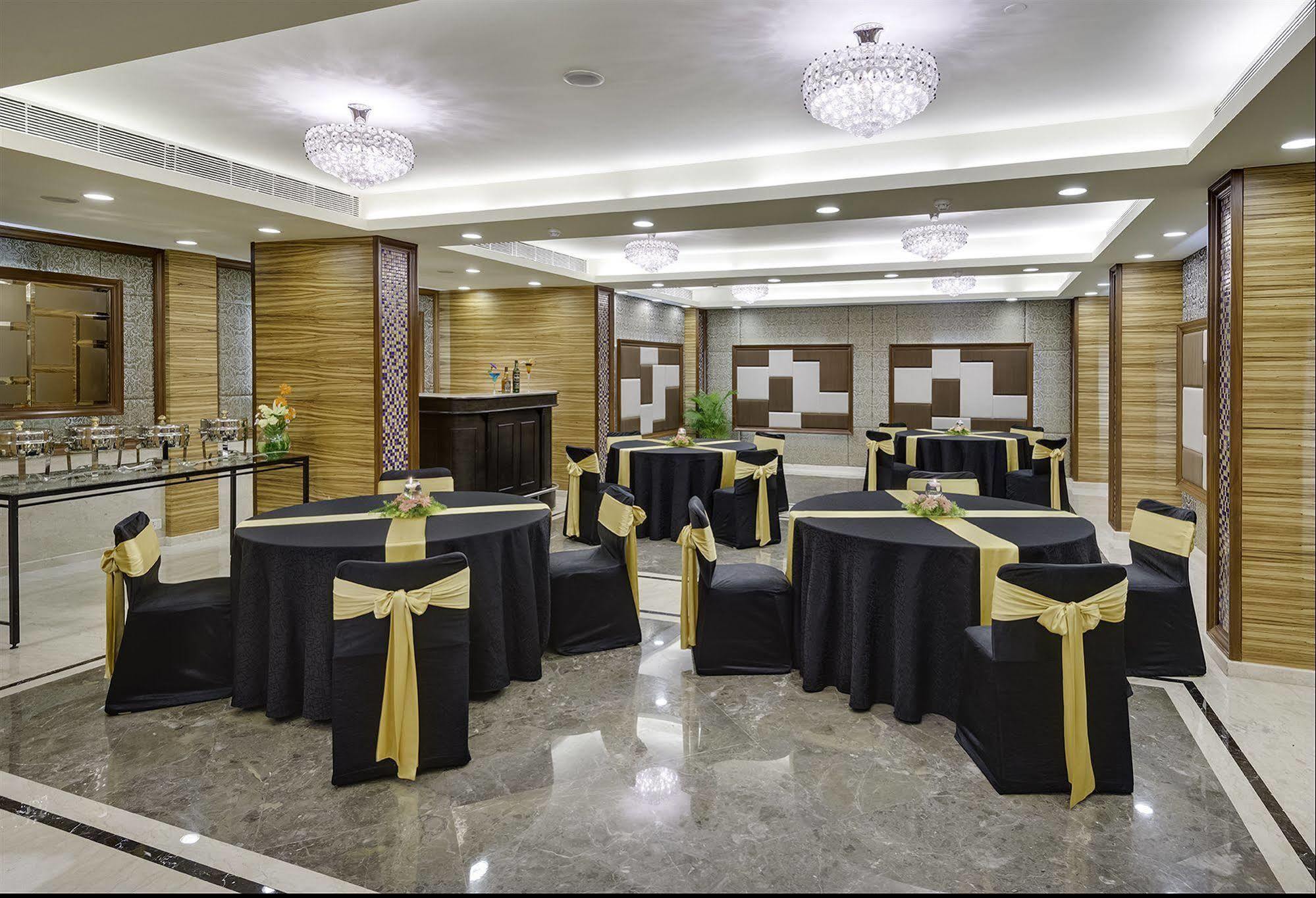 Kenilworth Hotel, Калькутта Экстерьер фото
